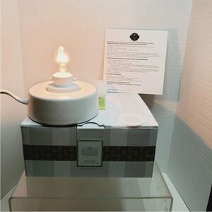Scentsy Tabletop Base for Ceramic Nightlight - White 39448 New in Box